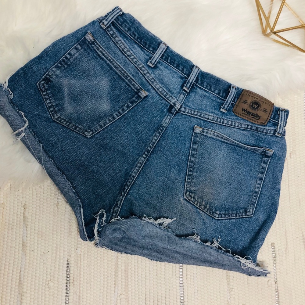Vintage wrangler high waisted distressed shorts - Picture 1 of 5